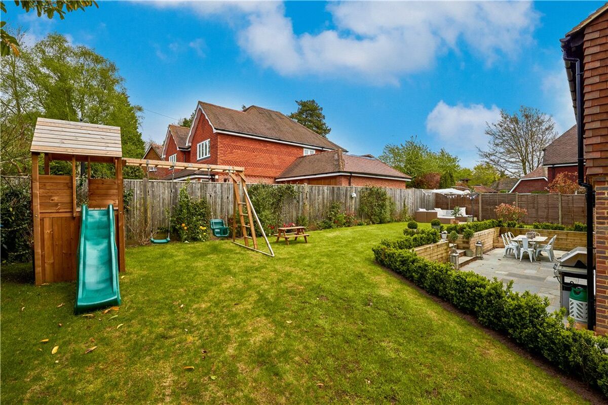 house for sale in Grayswood Road, Haslemere, Surrey, GU27 HSM180064
