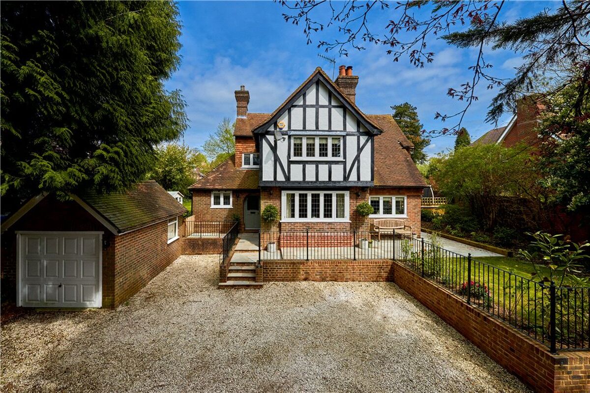 house for sale in Grayswood Road, Haslemere, Surrey, GU27 HSM180064