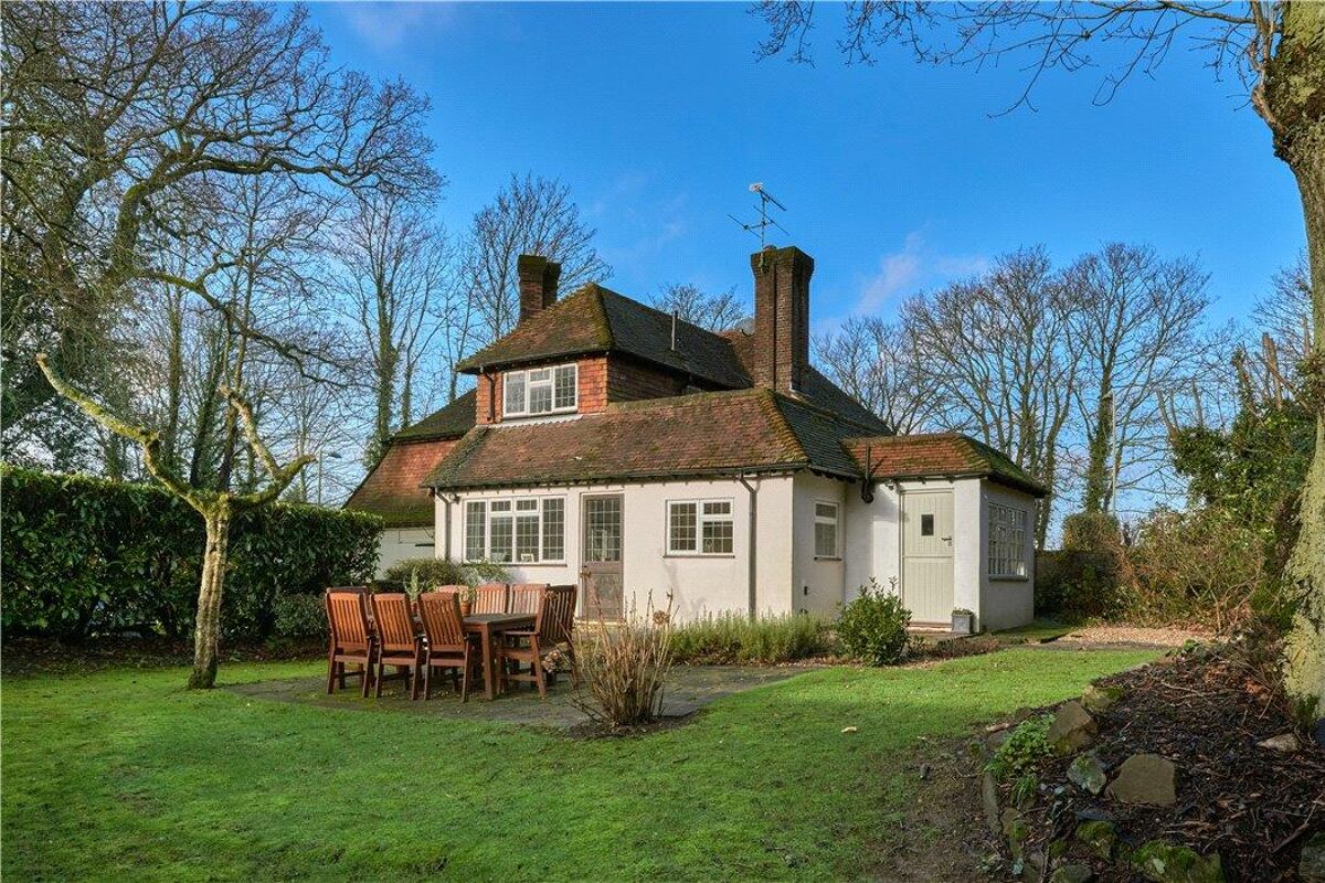 house for sale in Portsmouth Road, Liphook, Hampshire, GU30 HSM180090