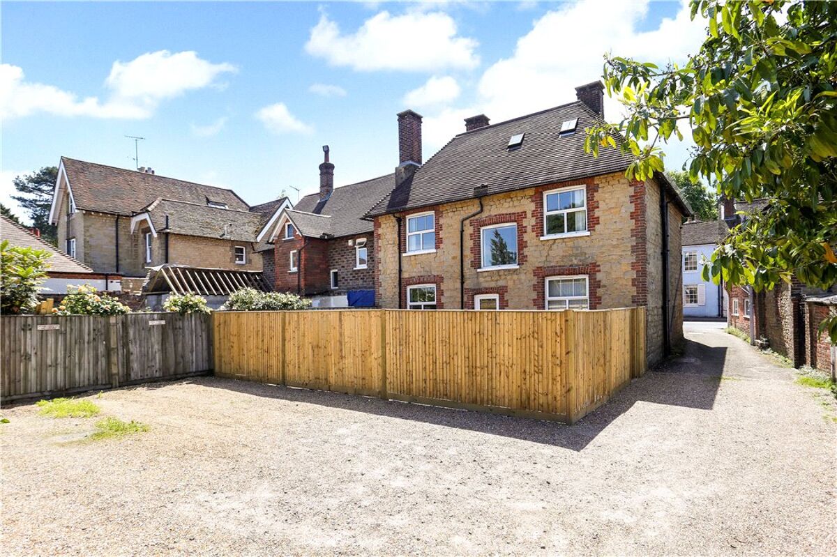 house for sale in Petworth Road, Haslemere, Surrey, GU27 HSM180116