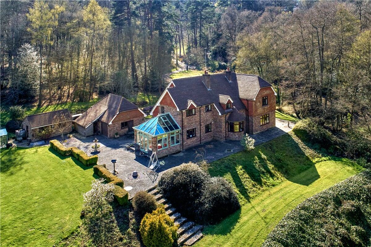 house for sale in Whitmore Vale, Grayshott, Hindhead, Hampshire, GU26