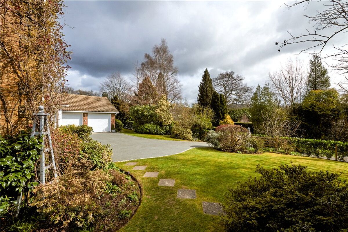 Onroerend goed te koop Stoatley Rise, Haslemere, Surrey, GU27