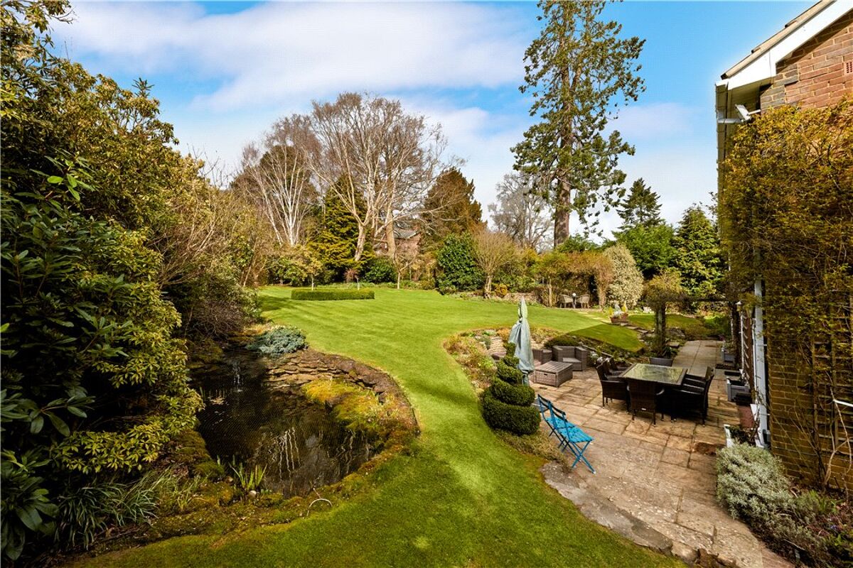 Onroerend goed te koop Stoatley Rise, Haslemere, Surrey, GU27