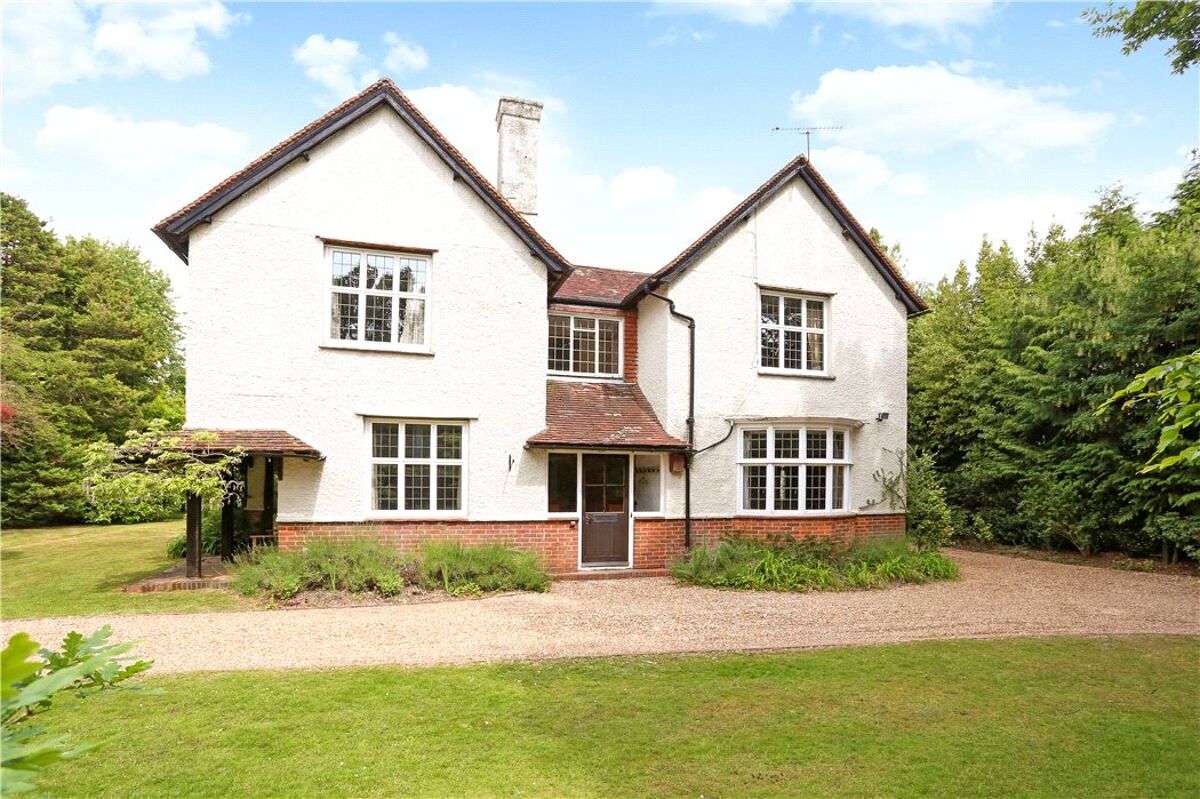 house for sale in Heath Road, Petersfield, Hampshire, GU31 HSM190074