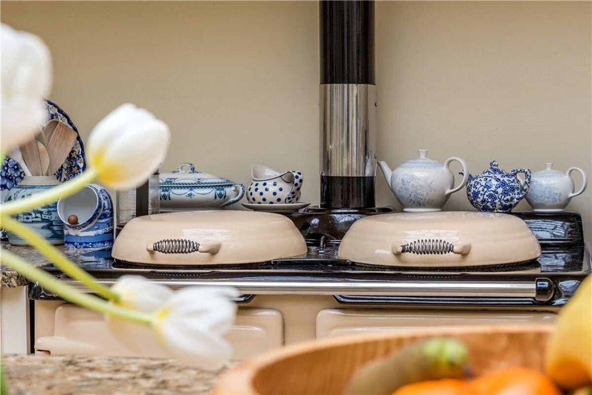 house for sale in Lumley Road, Emsworth, Hampshire, PO10 HSM190157