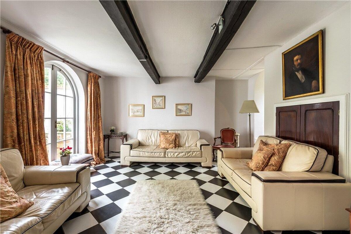 house for sale in Lumley Road, Emsworth, Hampshire, PO10 HSM190157