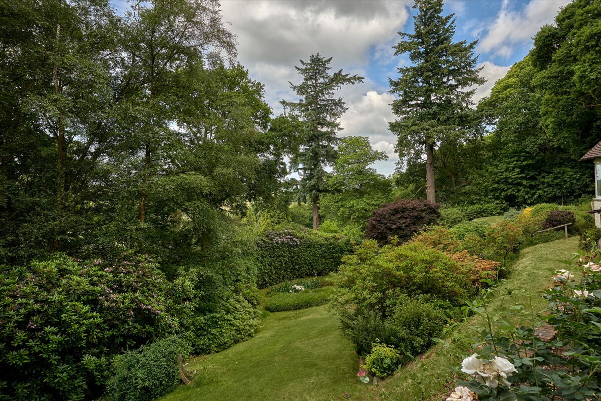 house for sale in Tennysons Lane, Haslemere, Surrey, GU27 HSM190180