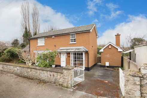 Picture of 3 bedroom mews for sale.