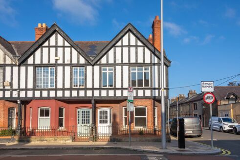 Picture of 4 bedroom house for sale.