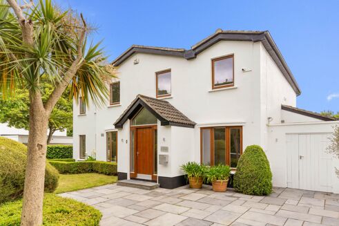 Picture of 5 bedroom house for sale.