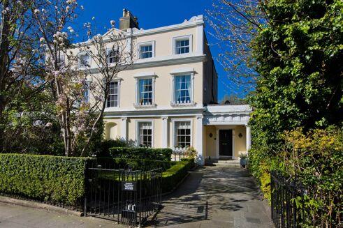Picture of 4 bedroom house for sale.