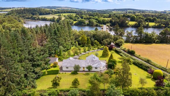 Picture of 5 bedroom house for sale.