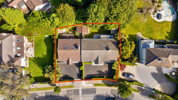 Picture of 5 bedroom house for sale.