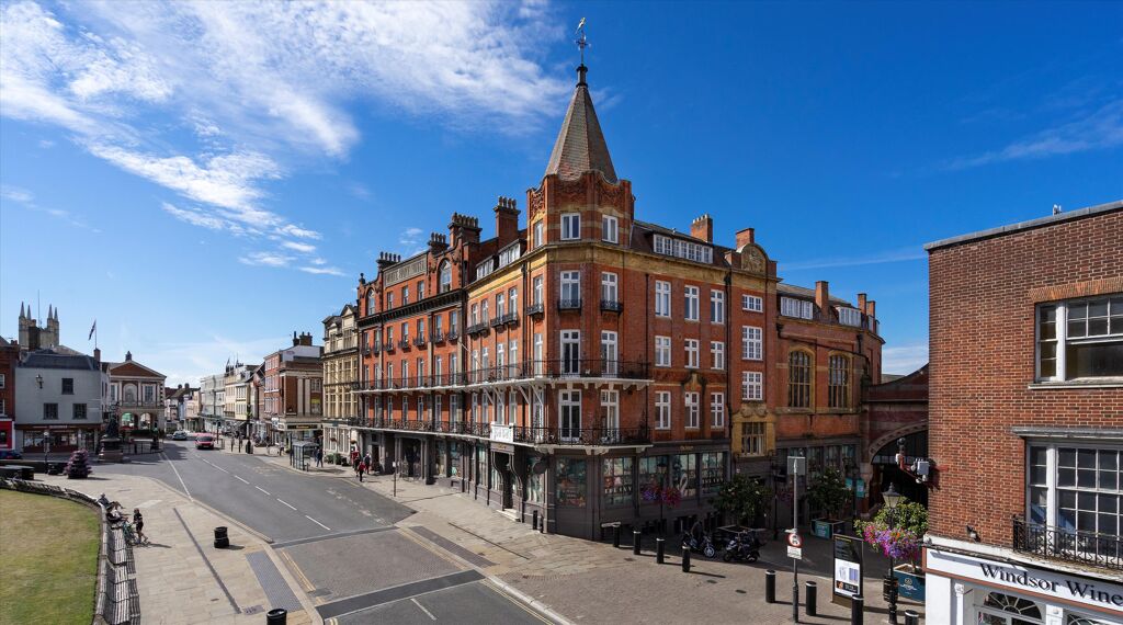 Image of Ye Harte and Garter Hotel, 31 High Street, Windsor, Berkshire, SL4