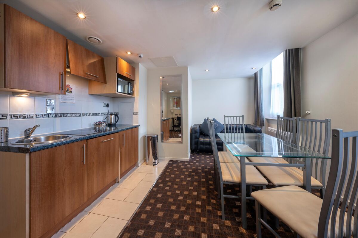 Grand Plaza Serviced Apartments, 42 Princes Square, London, W2 11