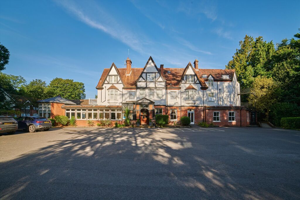 Image of Lismoyne Hotel, 45 Church Road, Fleet, Hampshire GU51