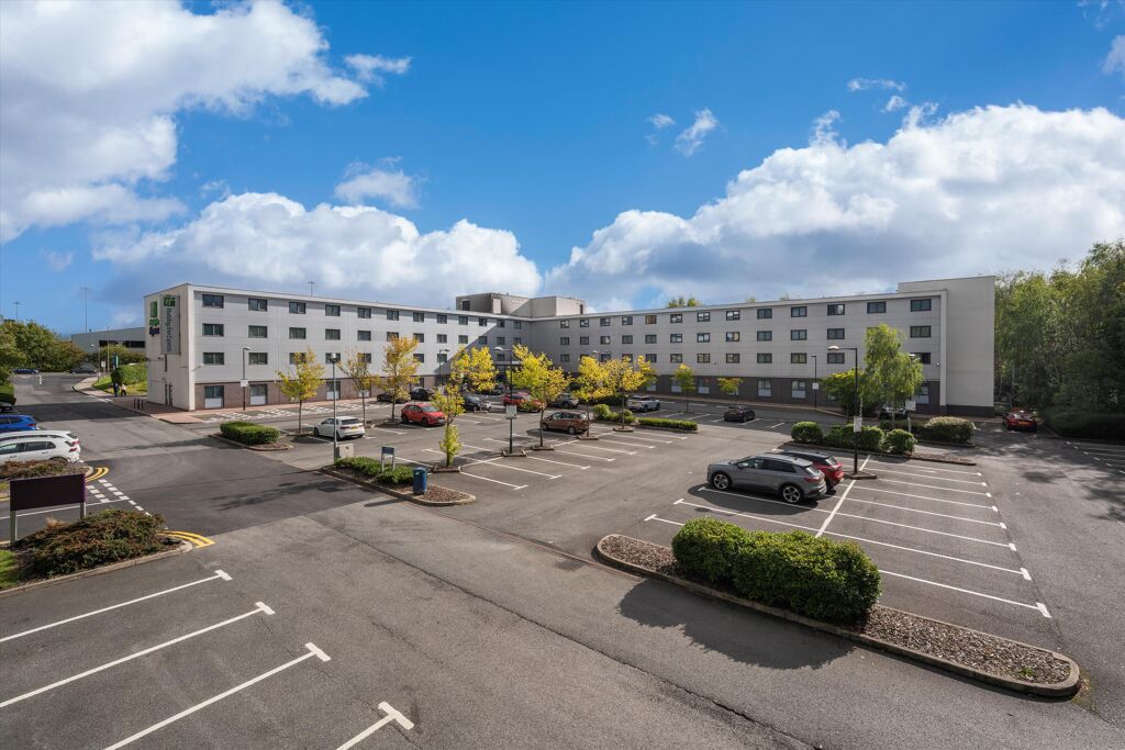 Image of Holiday Inn Express, Runger Lane, Manchester Airport, M90 5DL