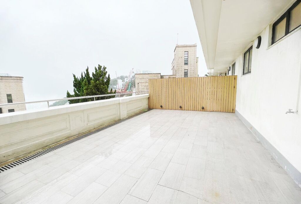 Image of Undercliff, 47-49 Plantation Road, The Peak