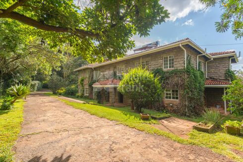 Picture of 5 bedroom house for sale.