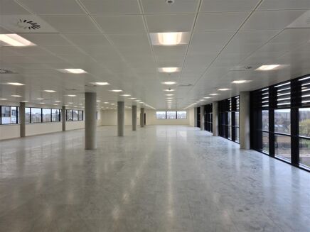 Picture of 3,000 - 7,250 sqft Office for rent.