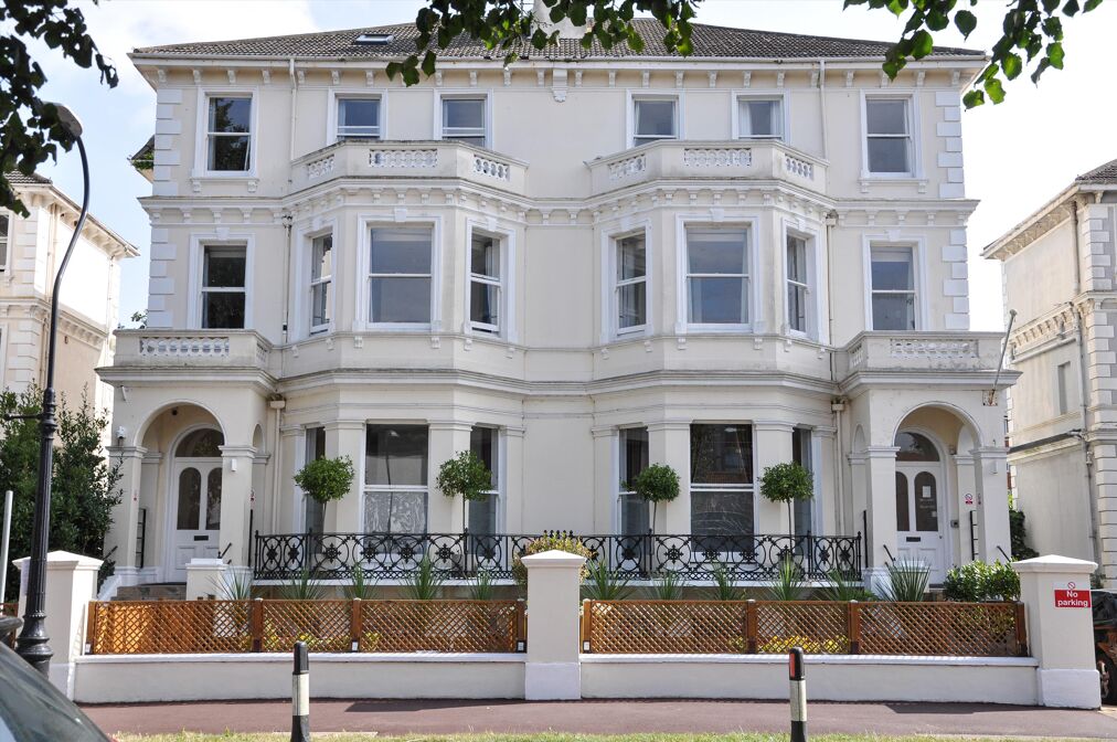 Image of Osborne Aparthotel, 31-41 Carlisle Road, Eastbourne, East Sussex BN21 4JS