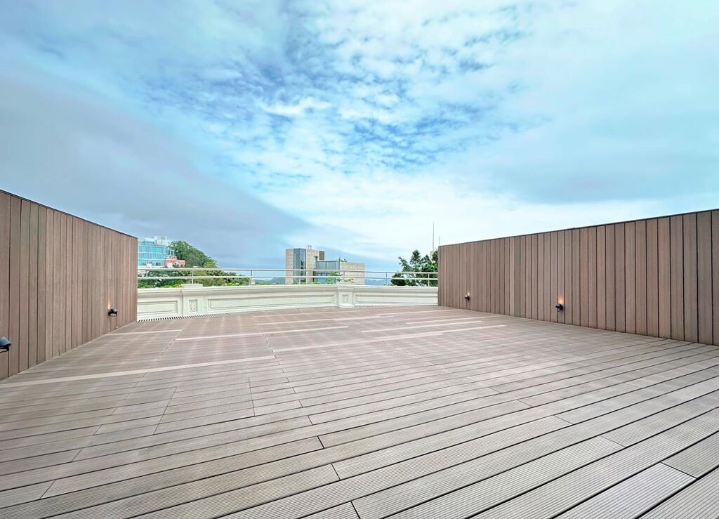 Image of Mayfield, 41 Plantation Road, The Peak