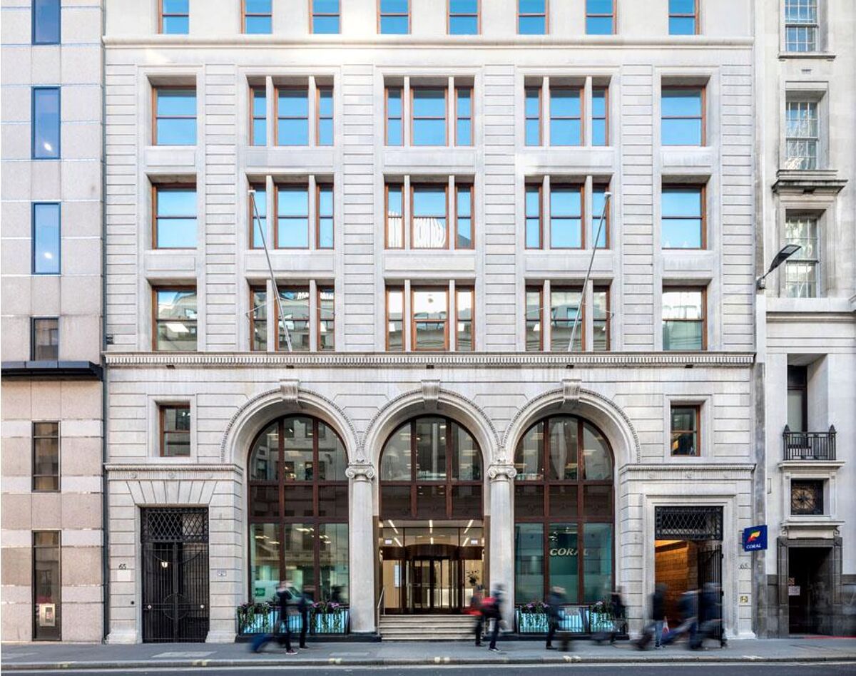 A recently refurbished fully fitted unit ready for occupation in EC3