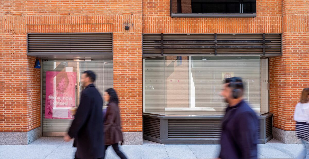 An exciting 2,908 sq. ft dual aspect retail opportunity