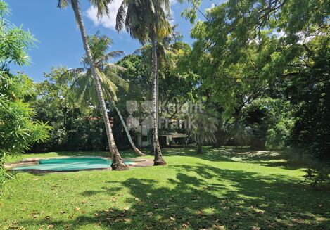 Picture of 4 bedroom house for sale.