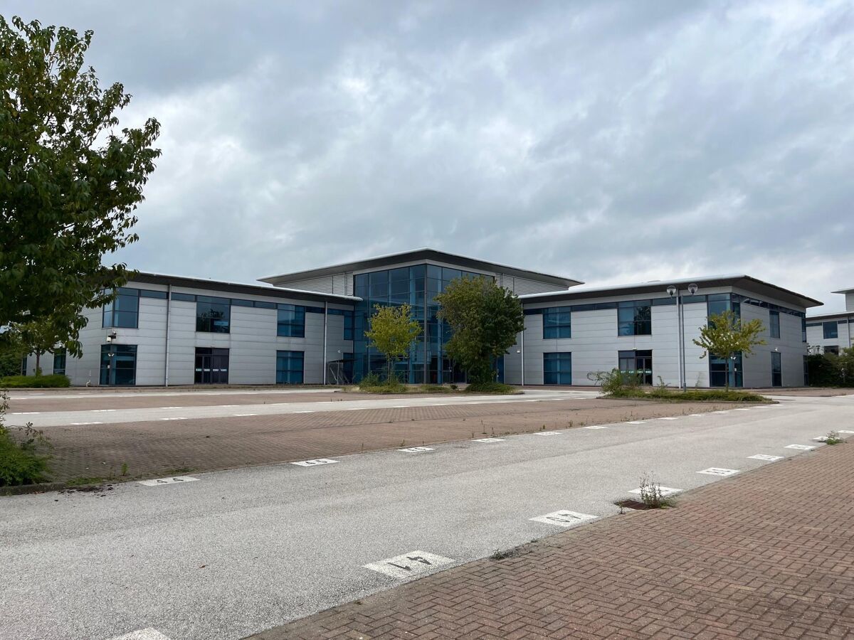 High quality office building with on site car parking and good access to Junction 36, M1