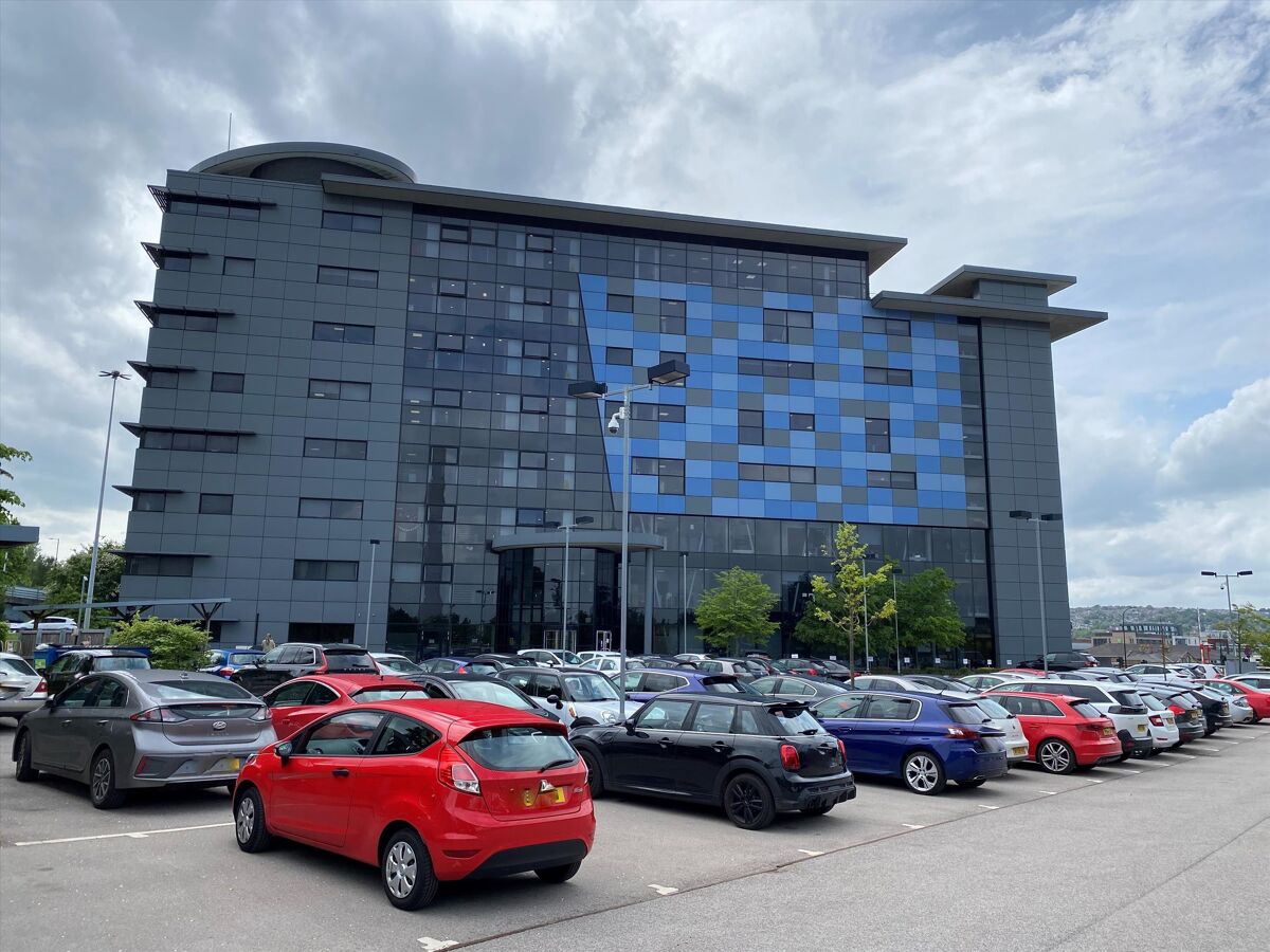 Fronting the Sheffield Parkway, we have up to 59,792 sq ft available with floor plates of approx. 7,600 sq ft - The accommodation has raised access floors, suspended ceilings and is comfort cooled