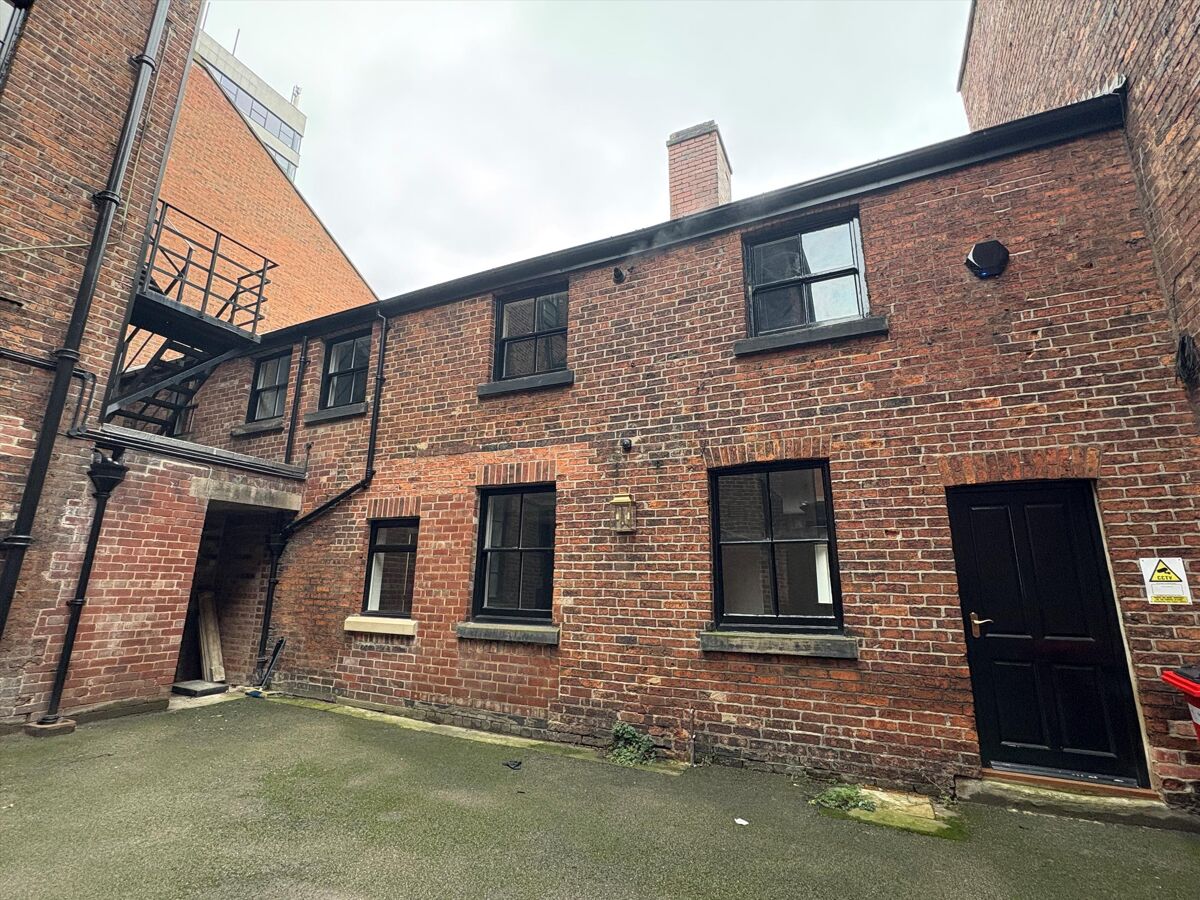 Newly Refurbished Period Offices in the Cathedral Quarter with onsite car parking