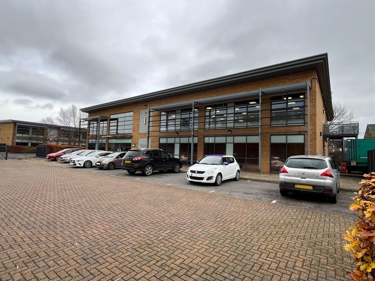 High quality, secure fully fitted first floor office suite with car parking, close to Junction 34 M1