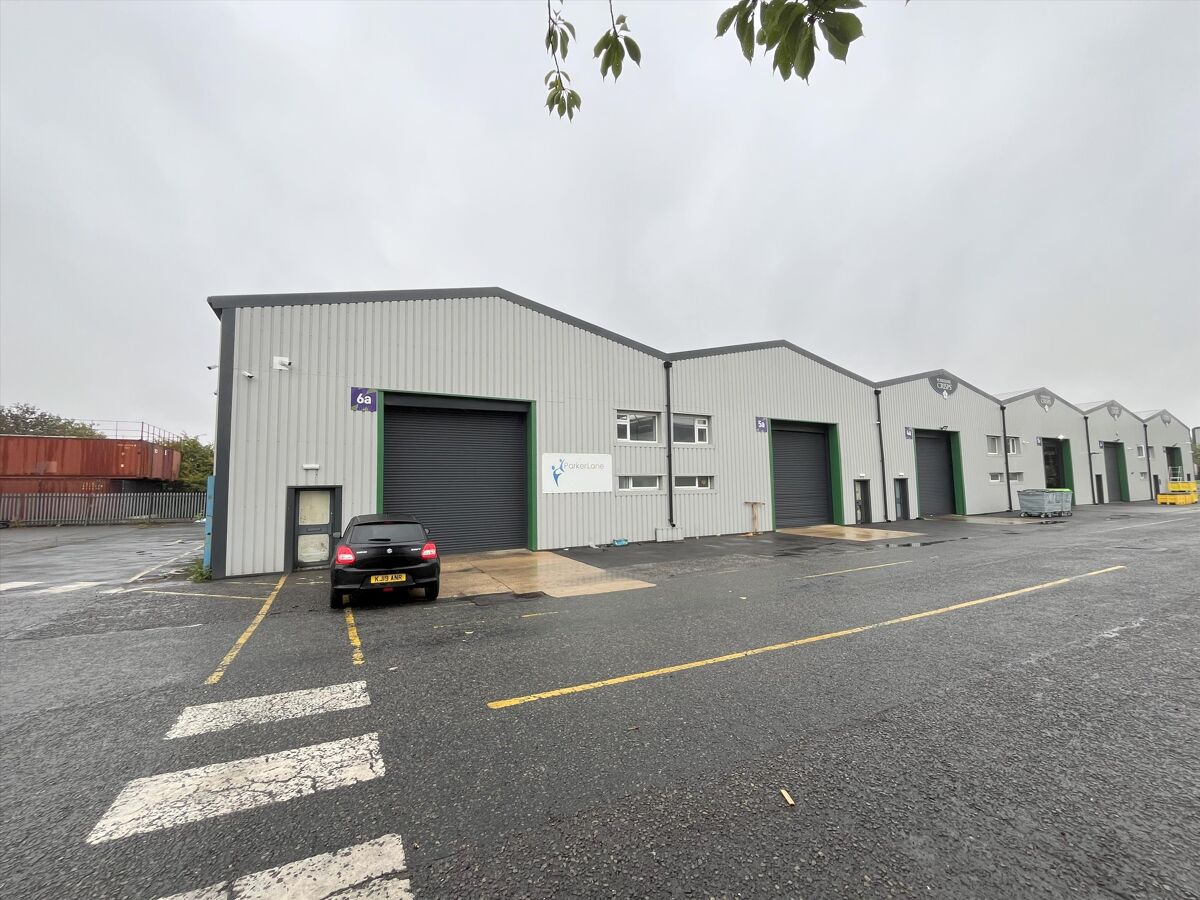 Modern industrial warehouse premises with excellent access to Junction 31 of the M1 Motorway