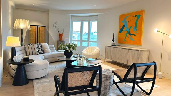 Picture of 4 bedroom apartment for sale.