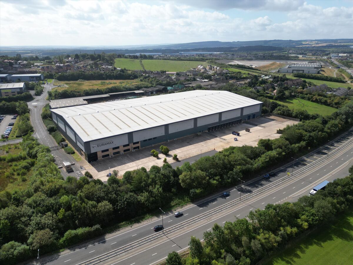 Modern industrial / distribution unit - 209,815 sq ft, ideally located at J36 M1, available for immediate occupation.