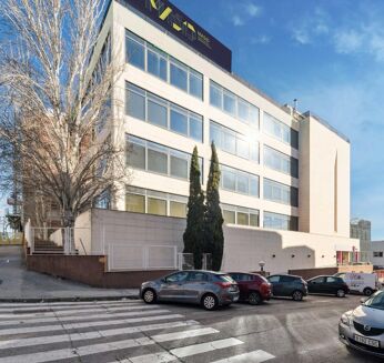 Picture of 692 - 4,508 sqm Office for rent.