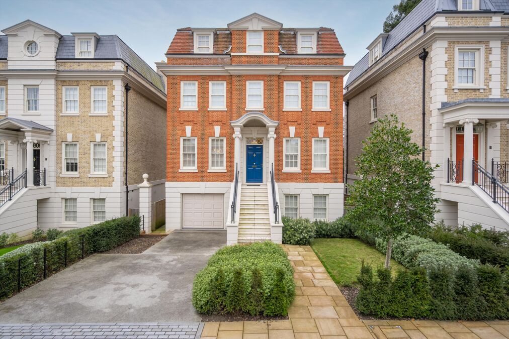 Image of King John Square, Englefield Green, Egham, Surrey, TW20