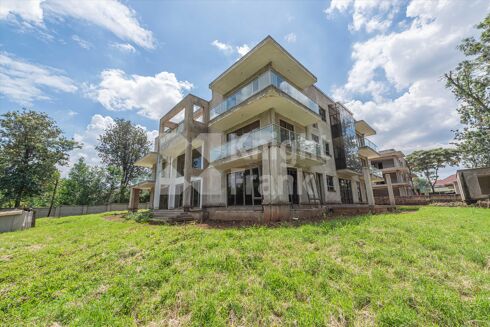 Picture of 6 bedroom house for sale.