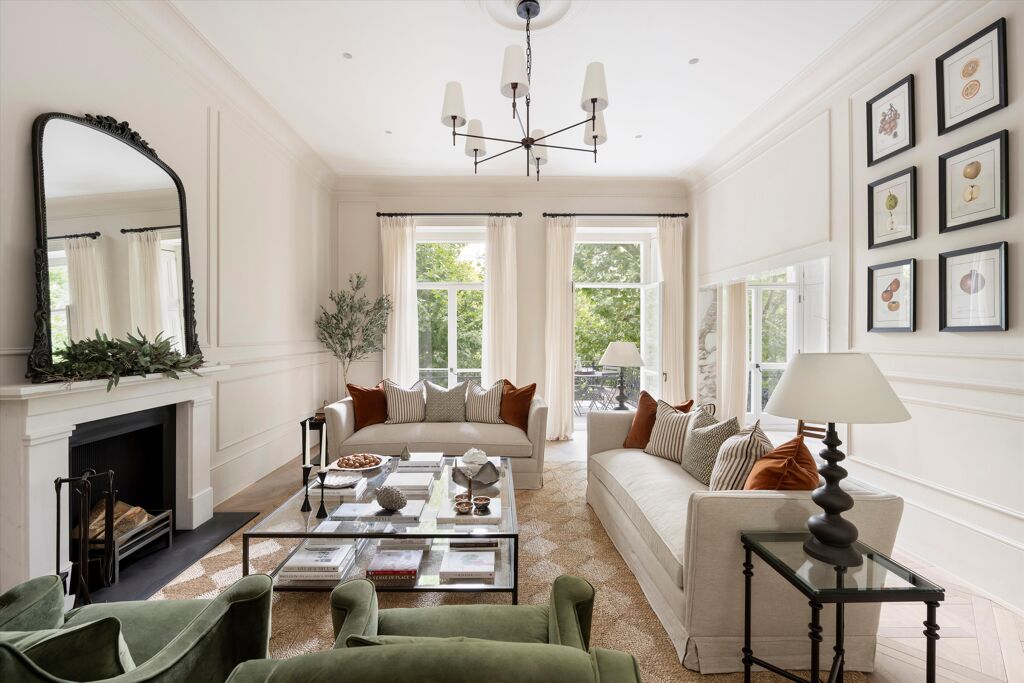 Image of Queen's Gate, South Kensington SW7