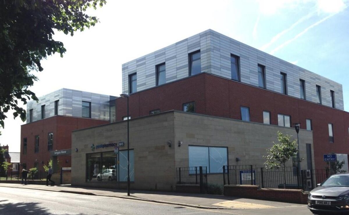 Modern office suites set within Ashgate Manor Medical Centre in Chesterfield Town Centre.
Suites available from 1,335 sq. ft up to 6,570 sq. ft. Available Immediately.