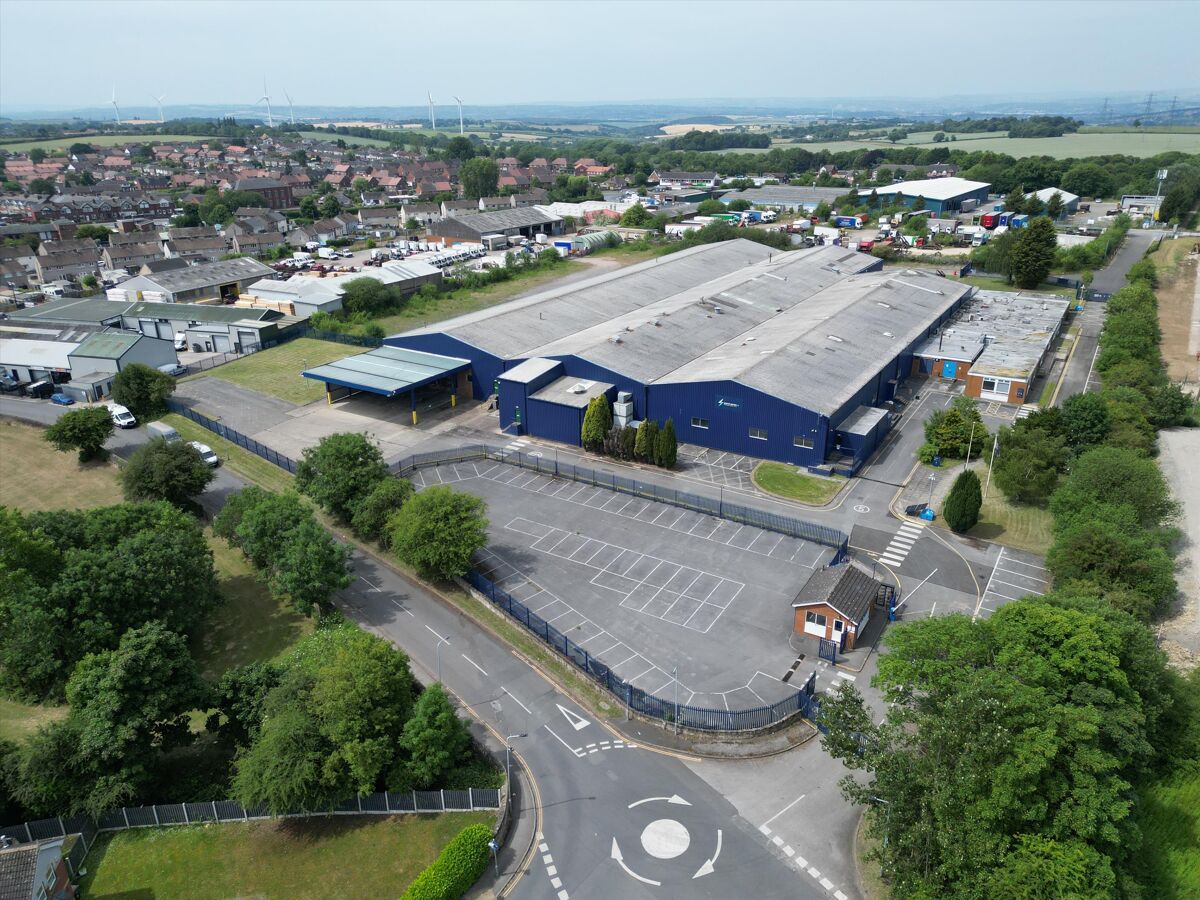 For Sale / To Let - Industrial / Warehouse 92,886 sq ft on a site of 6.337 acres