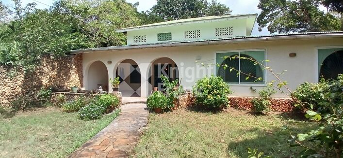 Picture of 3 bedroom house for sale.