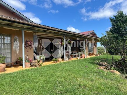 Picture of 3 bedroom house for sale.