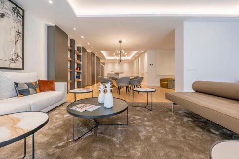 Picture of 3 bedroom apartment for sale.