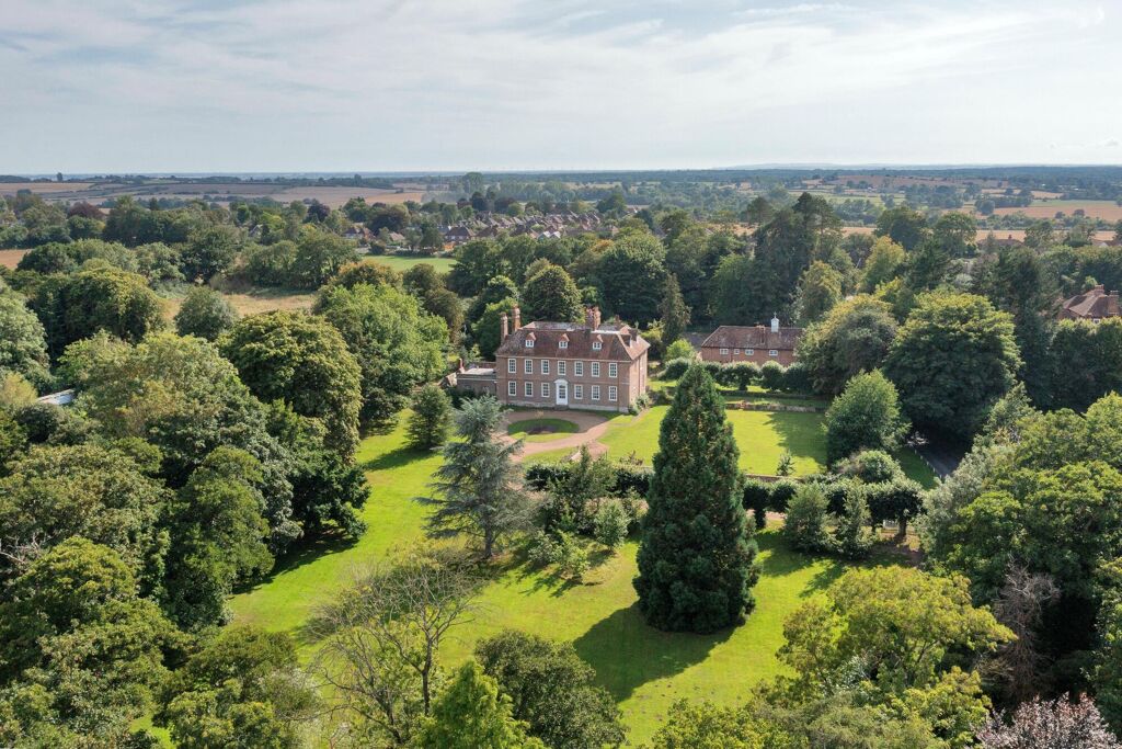 Image of Newhouse, Mersham, Ashford, Kent, TN25 6NQ