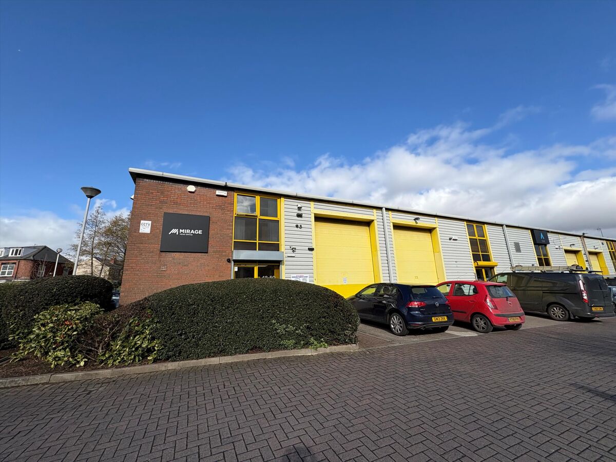 End terrace hybrid industrial/office unit with proximity to Sheffield City Centre and access to Junction 33 of the M1.