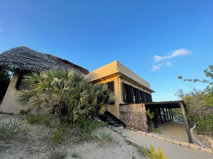 Picture of House for sale.