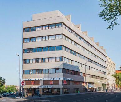 Picture of 581 - 2,466 sqm Office for rent.