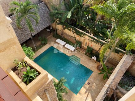 Picture of 5 bedroom house for sale.